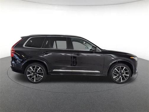 2024 Volvo XC90 B6 Plus Bright Theme 6-Seater