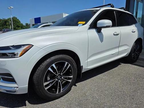 2020 Volvo XC60 T5 Momentum