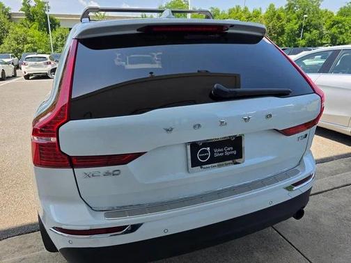 2020 Volvo XC60 T5 Momentum