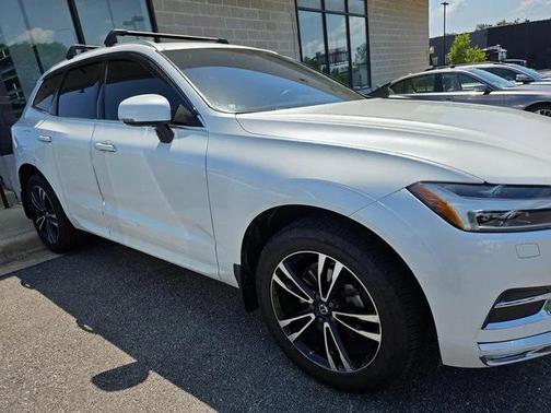 2020 Volvo XC60 T5 Momentum