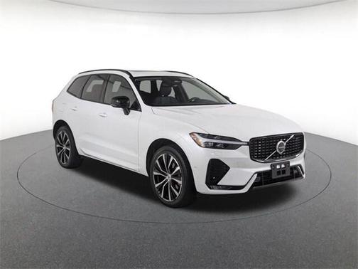 2023 Volvo XC60 B5 Plus Dark Theme