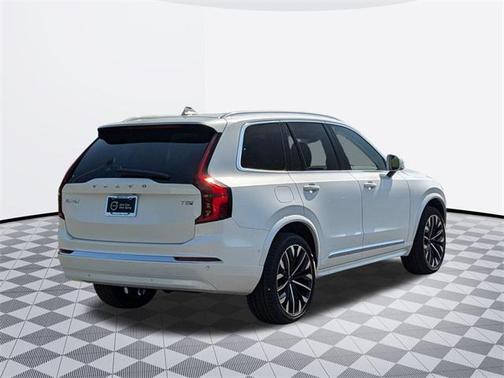 2025 Volvo XC90 Plug-In Hybrid T8 Plus 7-Seater