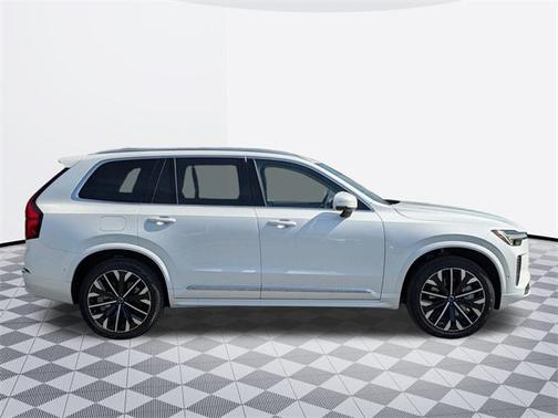 2025 Volvo XC90 Plug-In Hybrid T8 Plus 7-Seater