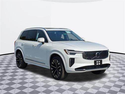 2025 Volvo XC90 Plug-In Hybrid T8 Plus 7-Seater