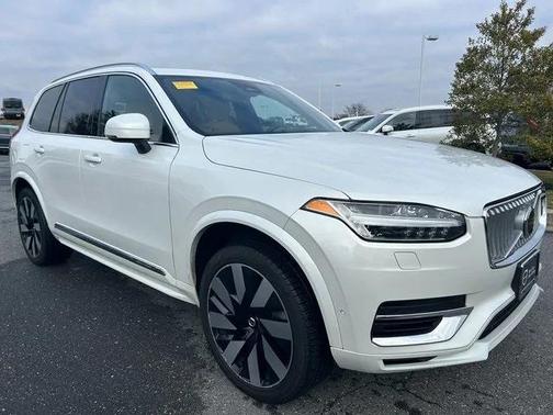 2024 Volvo XC90 Recharge Plug-In Hybrid T8 Ultimate Bright Theme 7-Seater