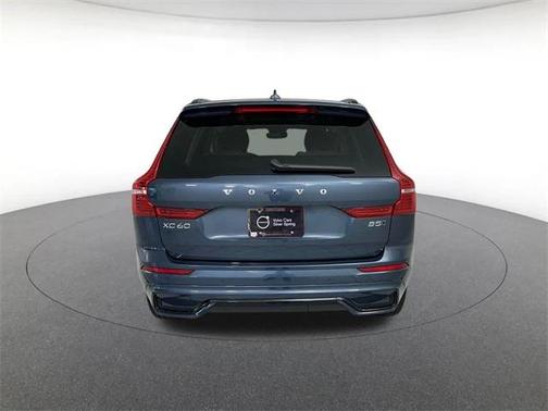 2024 Volvo XC60 B5 Plus Dark Theme