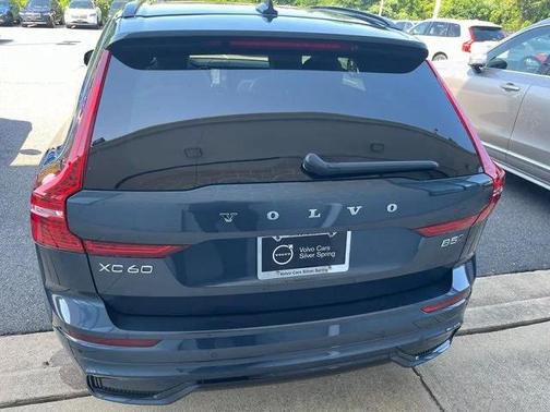 2024 Volvo XC60 B5 Plus Dark Theme