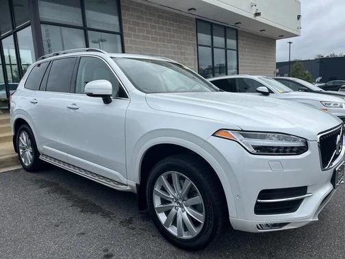 2017 Volvo XC90 T5 Momentum