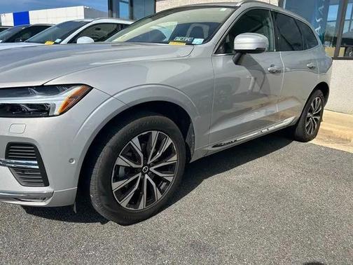 2023 Volvo XC60 B5 Plus Bright Theme