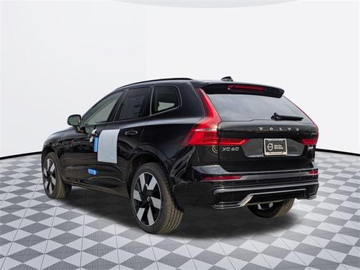 2025 Volvo XC60 Plug-In Hybrid T8 Plus