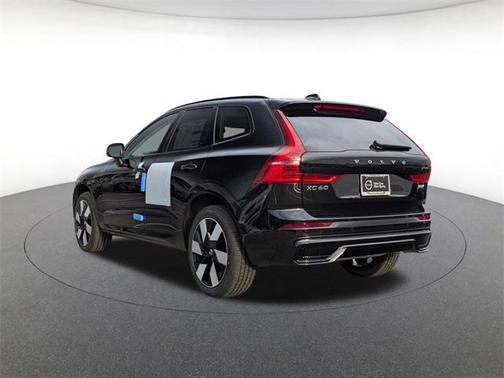 2025 Volvo XC60 Plug-In Hybrid T8 Plus