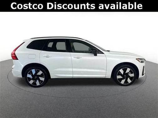 2024 Volvo XC60 Recharge Plug-In Hybrid T8 Ultimate Dark Theme
