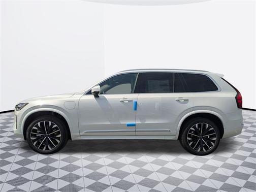 2025 Volvo XC90 Plug-In Hybrid T8 Plus 7-Seater