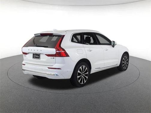 2023 Volvo XC60 B5 Plus Bright Theme