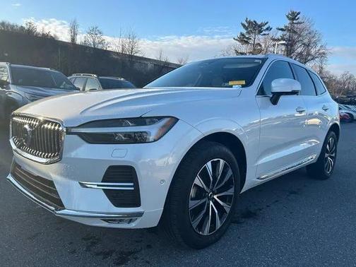 2023 Volvo XC60 B5 Plus Bright Theme
