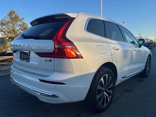 2023 Volvo XC60 B5 Plus Bright Theme