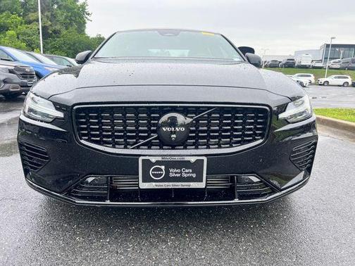 Onyx Black Metallic 2024 Volvo S60 Recharge Plug-In Hybrid T8 Ultimate Black Edition