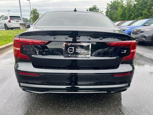 Onyx Black Metallic 2024 Volvo S60 Recharge Plug-In Hybrid T8 Ultimate Black Edition