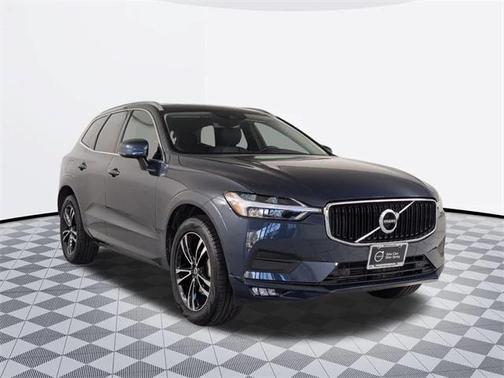 2021 Volvo XC60 T5 Momentum