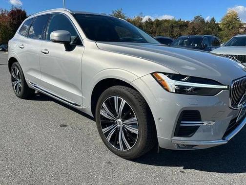 2023 Volvo XC60 B5 Plus Bright Theme