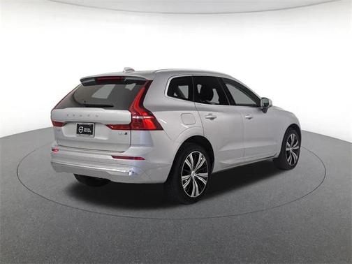 2023 Volvo XC60 B5 Plus Bright Theme