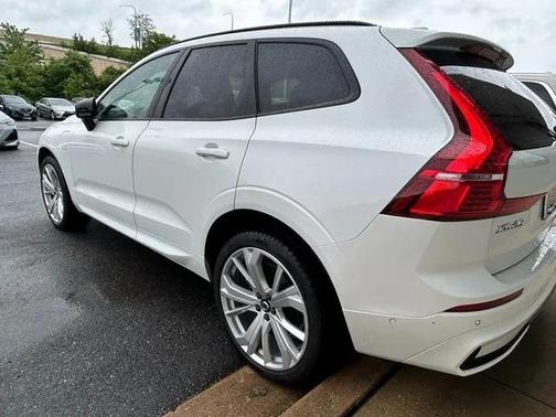 2022 Volvo XC60 Recharge Plug-In Hybrid T8 R-Design