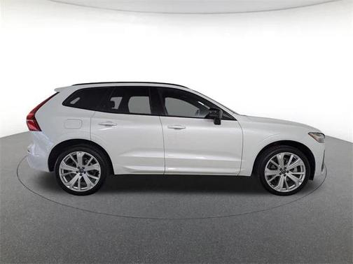 2022 Volvo XC60 Recharge Plug-In Hybrid T8 R-Design