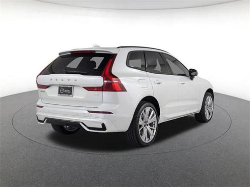 2022 Volvo XC60 Recharge Plug-In Hybrid T8 R-Design