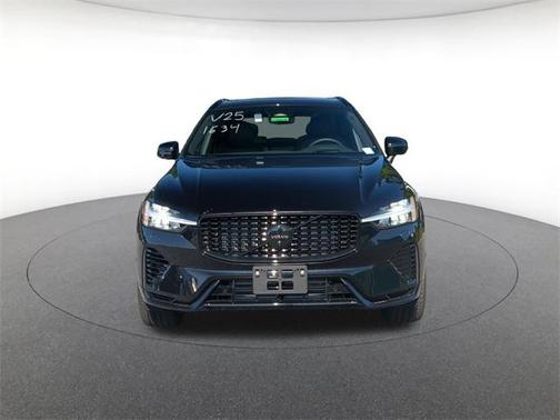 2025 Volvo XC60 Plug-In Hybrid T8 Ultra Black Edition