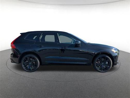 2025 Volvo XC60 Plug-In Hybrid T8 Ultra Black Edition