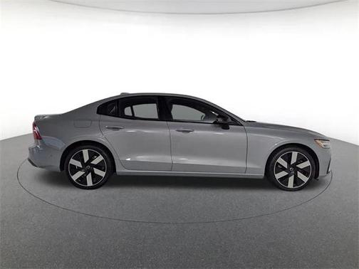2024 Volvo S60 Recharge Plug-In Hybrid T8 Ultimate Dark Theme
