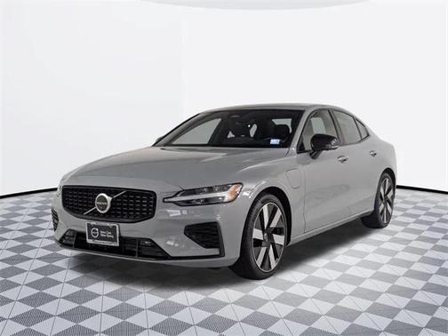 2024 Volvo S60 Recharge Plug-In Hybrid T8 Ultimate Dark Theme