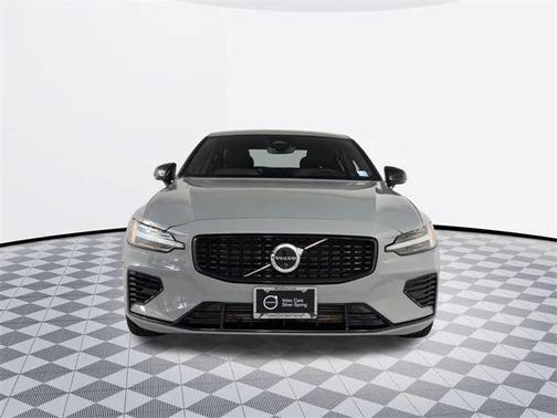 2024 Volvo S60 Recharge Plug-In Hybrid T8 Ultimate Dark Theme
