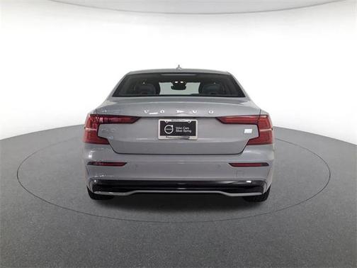 2024 Volvo S60 Recharge Plug-In Hybrid T8 Ultimate Dark Theme