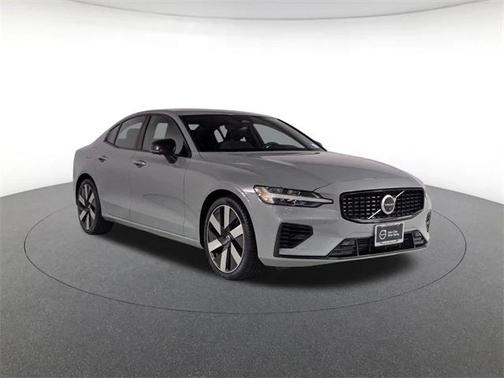 2024 Volvo S60 Recharge Plug-In Hybrid T8 Ultimate Dark Theme