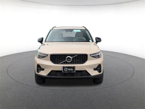 2026 Volvo XC40 B5 Ultra