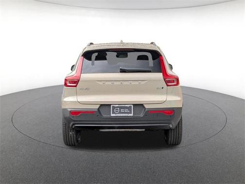 2026 Volvo XC40 B5 Ultra