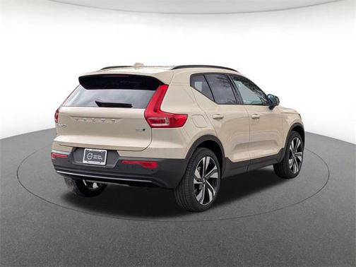 2026 Volvo XC40 B5 Ultra