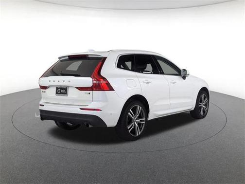 2019 Volvo XC60 T5 Momentum