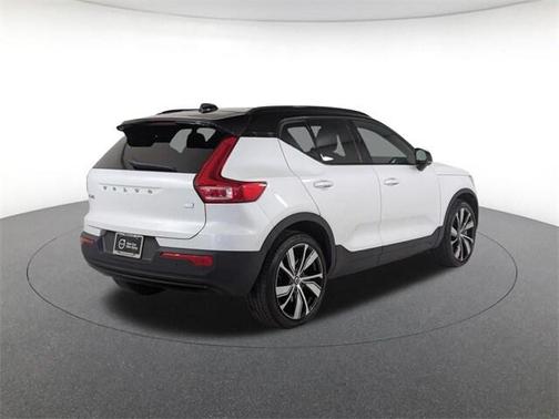 2021 Volvo XC40 Recharge Pure Electric P8