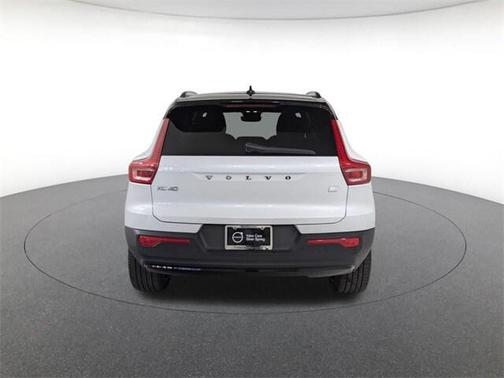 2021 Volvo XC40 Recharge Pure Electric P8