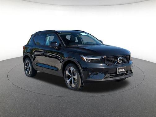 Onyx Black 2026 Volvo XC40 Plus, B5 AWD Gas (mild hybrid), Dark