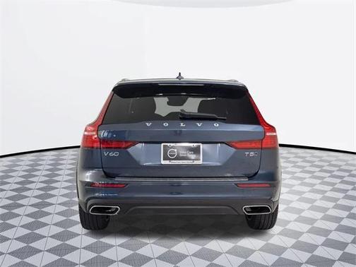 2022 Volvo V60 Cross Country T5