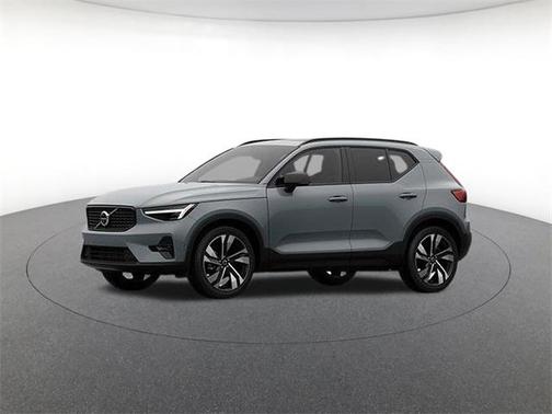 2026 Volvo XC40 Ultra, B5 AWD Gas (mild hybrid), Dark