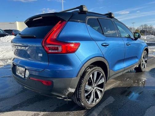 2021 Volvo XC40 Recharge Pure Electric P8