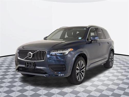 2022 Volvo XC90 T5 Momentum