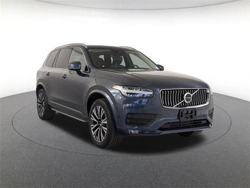 2022 Volvo XC90 T5 Momentum