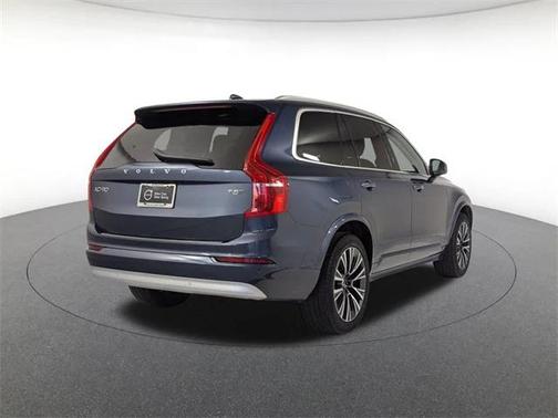 2022 Volvo XC90 T5 Momentum