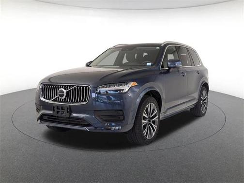 2022 Volvo XC90 T5 Momentum