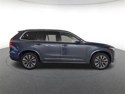 2022 Volvo XC90 T5 Momentum
